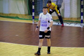 Gabriel Burlacu s-a accidentat destul de grav în cantonamentul naționalei și va lipsi cel puțin o lună