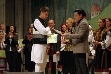 Suceveanul Andrei Mironescu a câștigat trofeul Festivalului-concurs internațional de folclor "Cântecele Neamului"