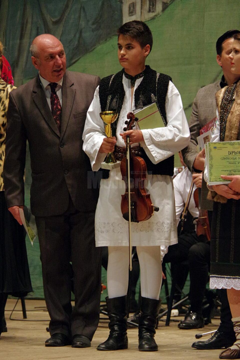 Suceveanul Andrei Mironescu a câștigat trofeul Festivalului-concurs internațional de folclor Cântecele Neamului