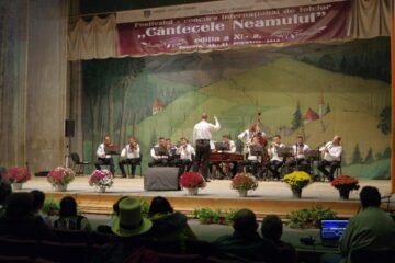 Suceveanul Andrei Mironescu a câștigat trofeul Festivalului-concurs internațional de folclor "Cântecele Neamului"