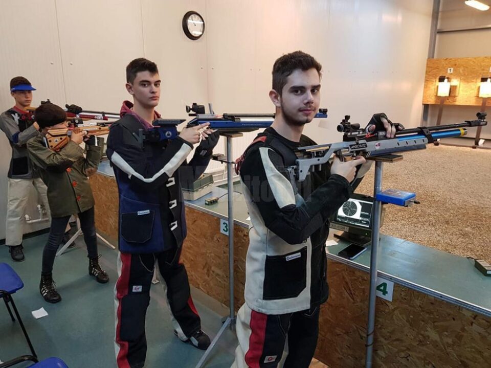 Rădăuțenii au început naționalele de pușcă aer comprimat cu două locuri pe podium