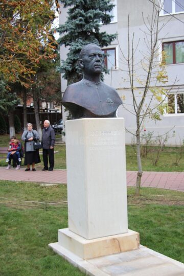 Suceava are un nou monument: bustul făuritorului Unirii Bucovinei cu România, Iancu Flondor