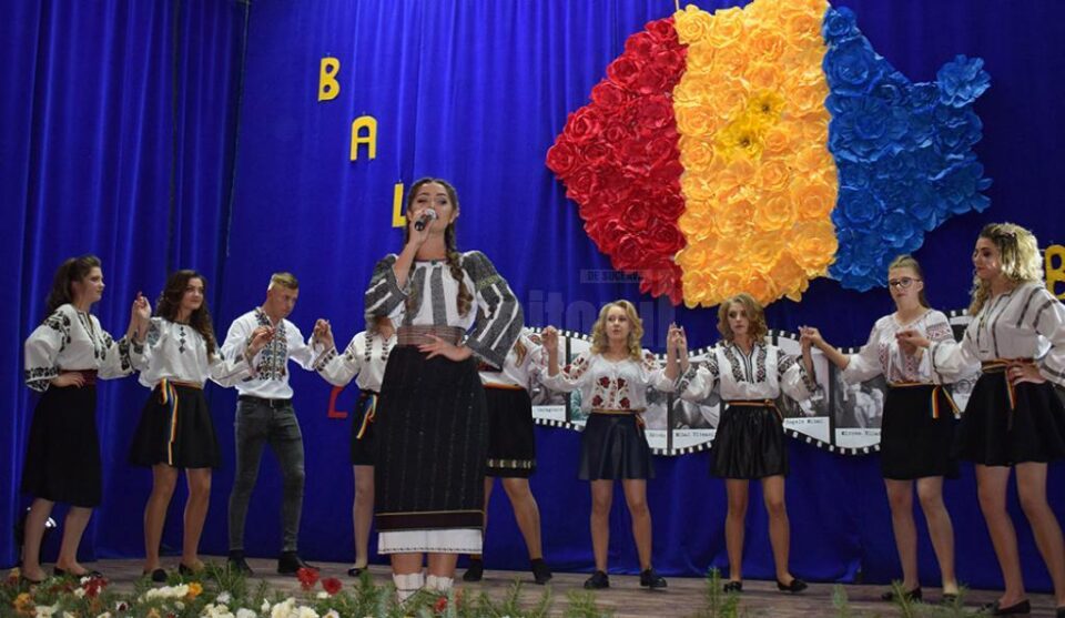 „România mea frumoasă”, tema Balului Bobocilor organizat de Liceul Tehnologic din Moldovița