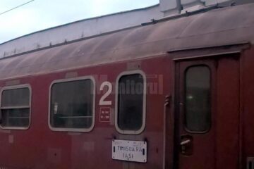După o oră și 15 minute de stat în stația Vama, trenul InterRegio 1834 a plecat spre Suceava