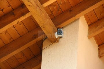 Au întrerupt alimentarea cu energie electrică și au așteptat ca sistemul de supraveghere să devină ineficient