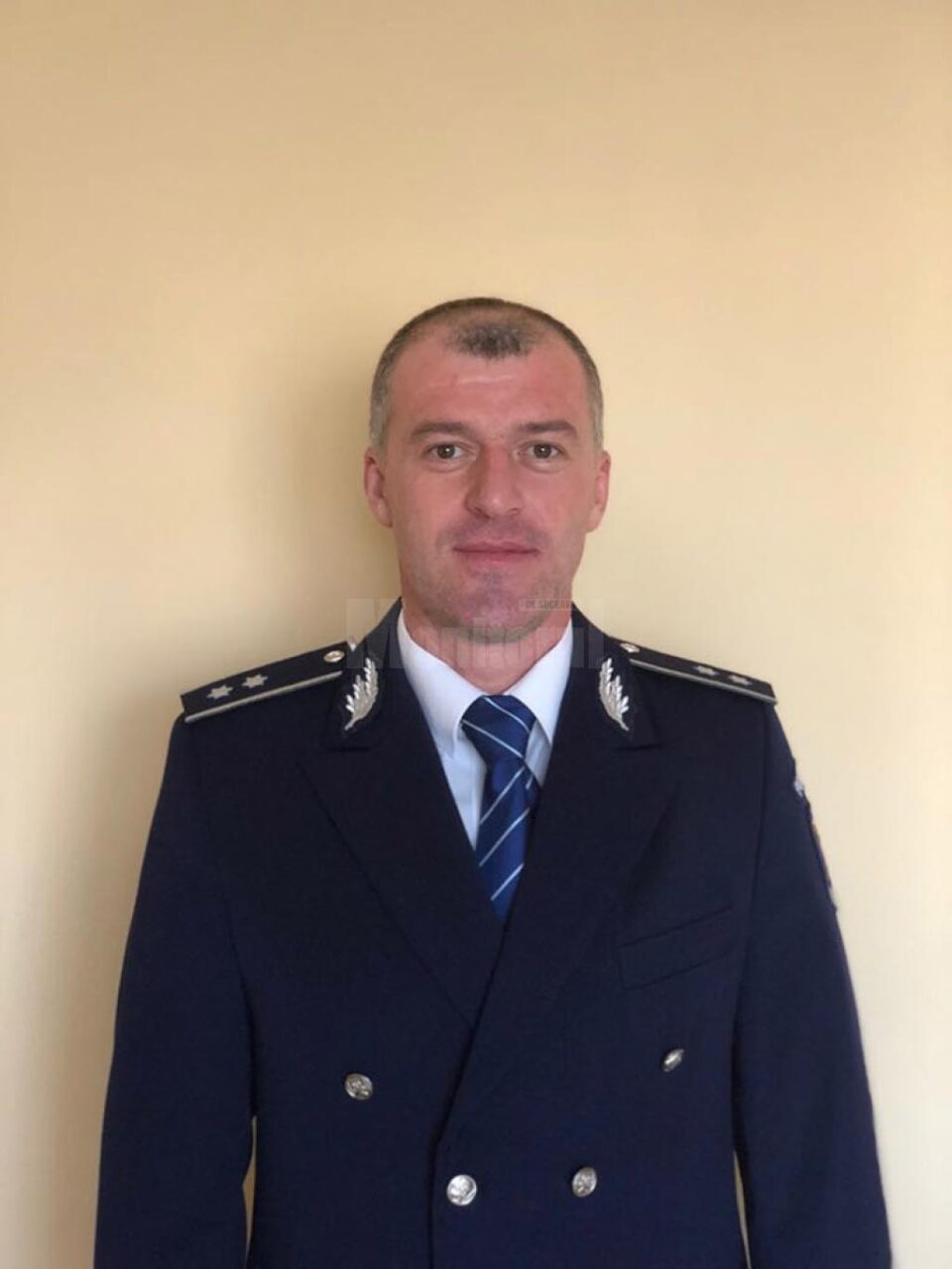 Comisarul Marius Ciotău: "Compartimentul din spate este prevăzut cu aerisire și încălzire care se acționează doar prin apăsarea unui buton"