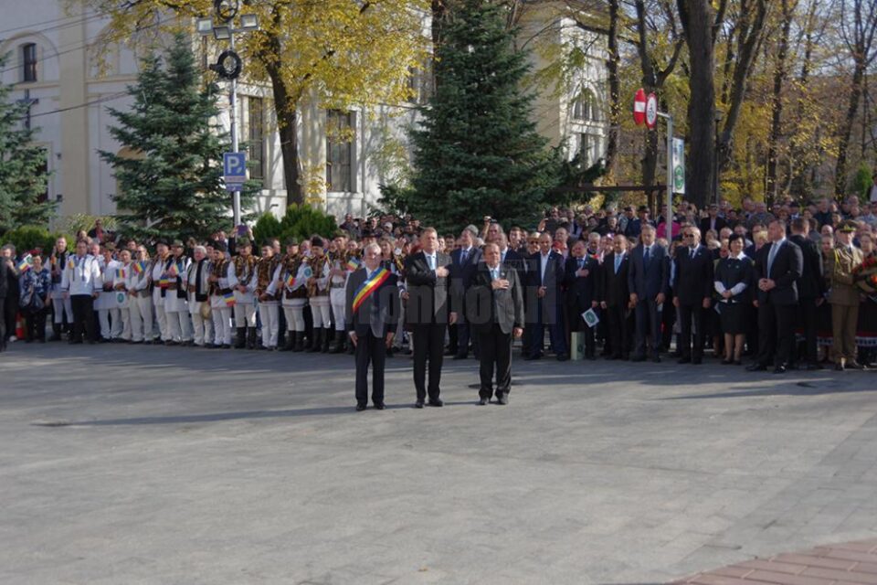 Președintele Klaus Iohannis cu președintele CJ, Gheorghe Flutur, și primarul Ion Lungu Președintele Klaus Iohannis cu președintele CJ, Gheorghe Flutur, și primarul Ion Lungu