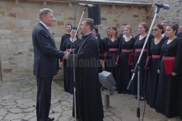 Drapelul României, dăruit de președintele României Cetății de Scaun a Sucevei