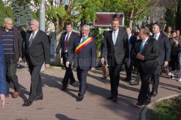 Drapelul României, dăruit de președintele României Cetății de Scaun a Sucevei