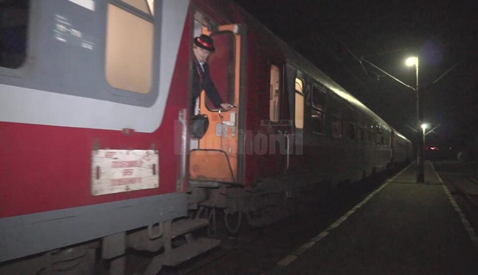 Două garnituri Iași-Timișoara au fost ținute pe loc de alarma cu bombă