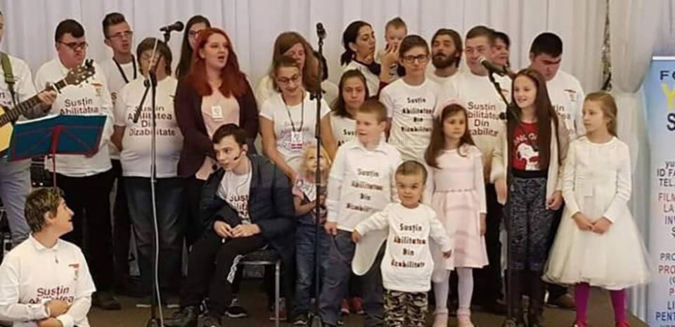 Îmbrățișări gratuite la Câmpulung Moldovenesc