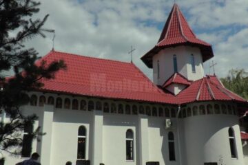 Biserica „Sf. Cuvioasă Parascheva” din municipiul Suceava, cartierul Obcini