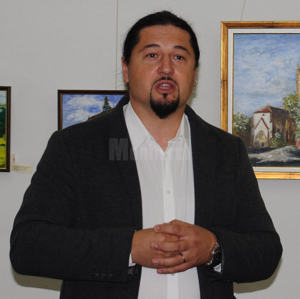 Managerul Muzeului de Artă „Ion Irimescu”, preotul Teodor Brădățanu