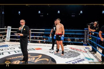 Ștefan Veber intră în ring susținut de antrenorul Bogdan Radaviciute