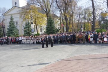 Drapelul României, dăruit de președintele României Cetății de Scaun a Sucevei