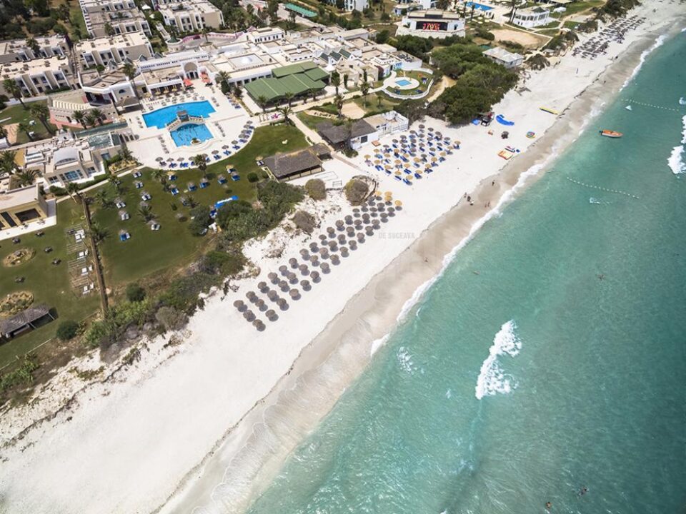 De anul viitor vor fi disponibile zboruri charter de vacanță din Suceava către Tunisia