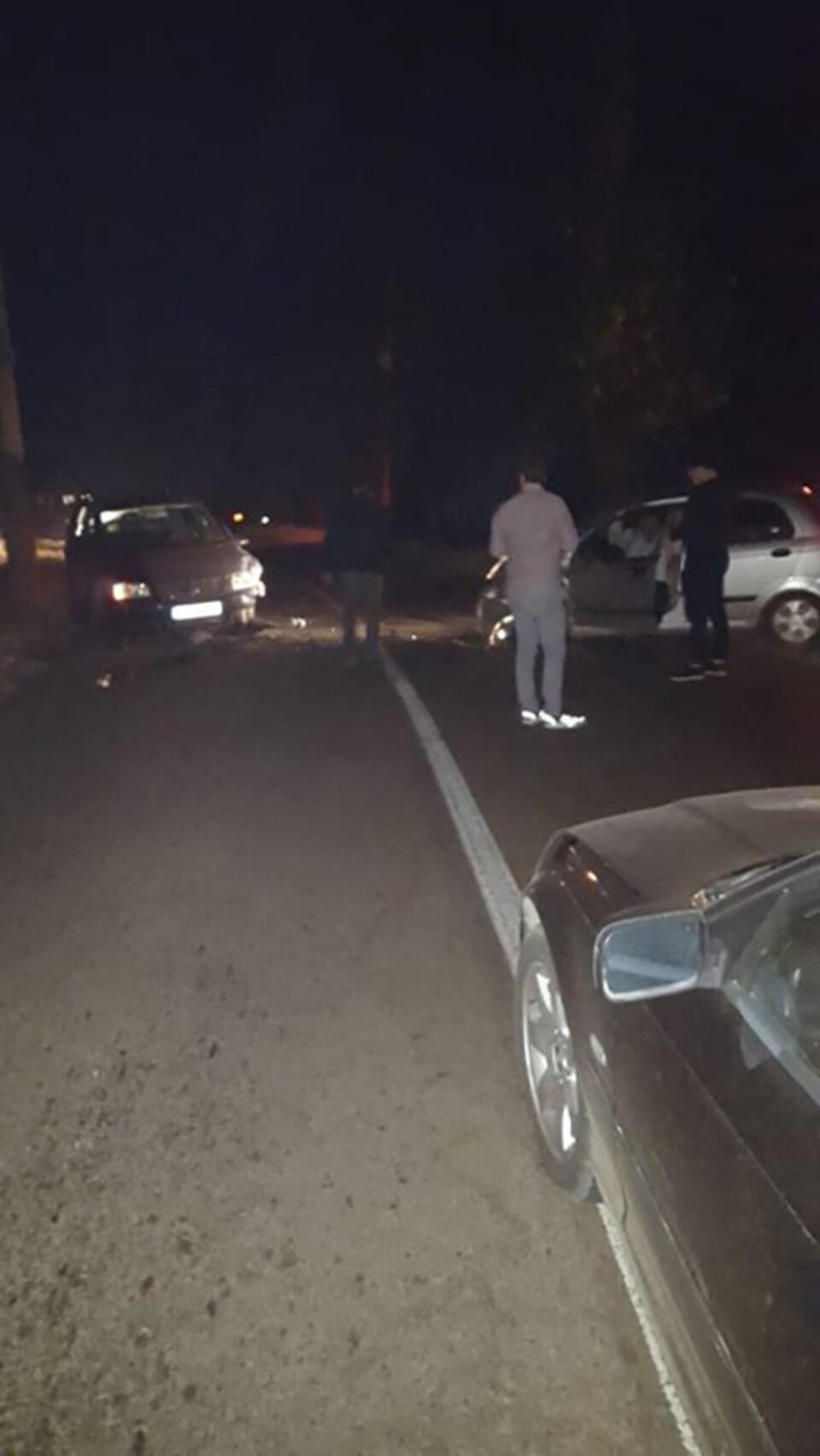 Autoturismul Chevrolet a depășit linia continuă și a pătruns pe contrasens Autoturismul Chevrolet a depășit linia continuă și a pătruns pe contrasens