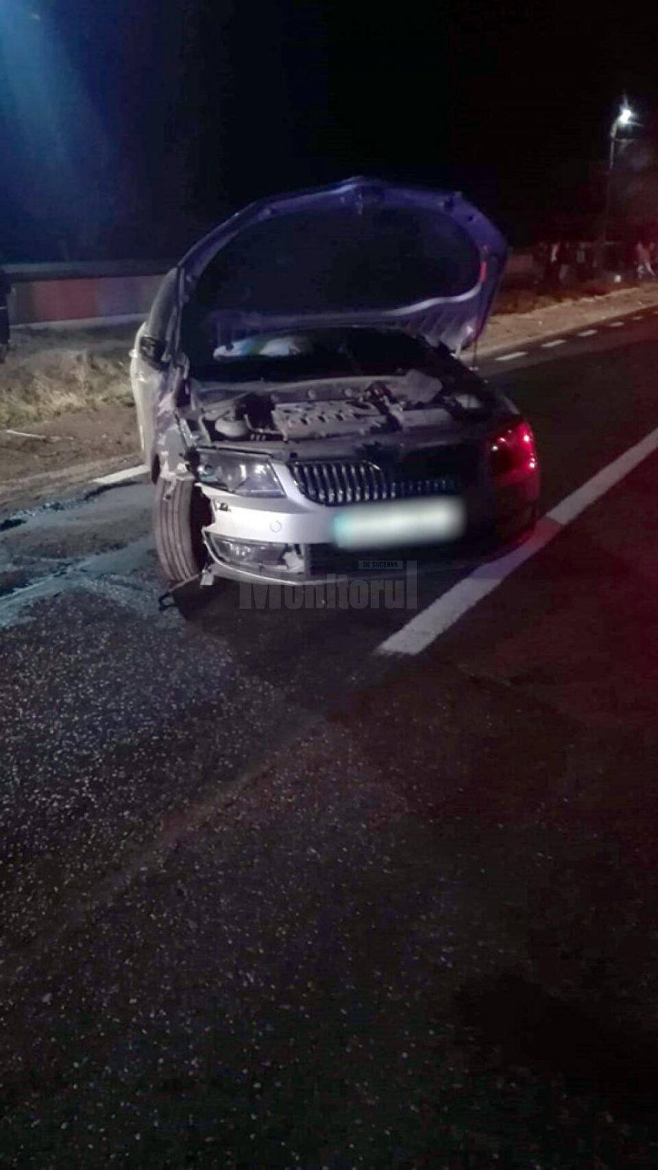 Autoturismul implicat a fost avariat în urma impactului cu căruța