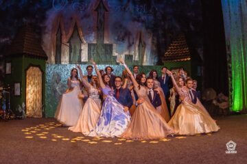 Miss și Mister Boboc la Colegiul Național de Informatică, aleși în atmosfera magică a „Orașului de smarald”