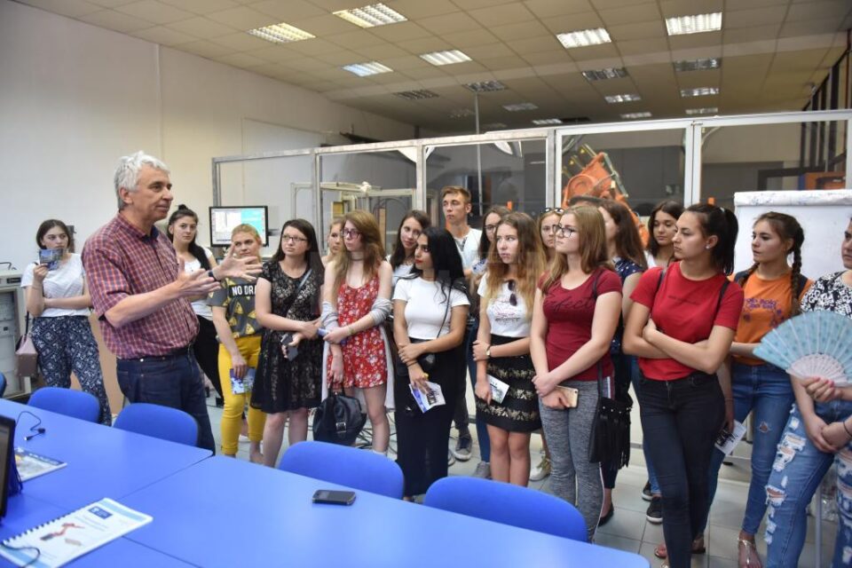 Cadru didactic al USV, expert internațional în cadrul CTI - Franța