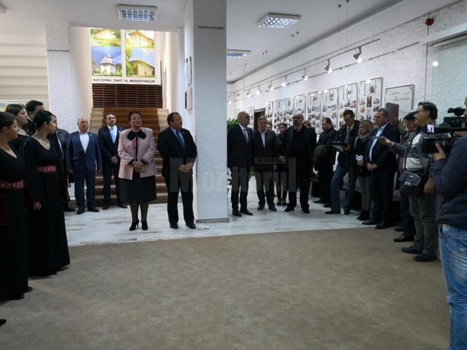 Dezvelirea plăcii din holul Palatului Administrativ