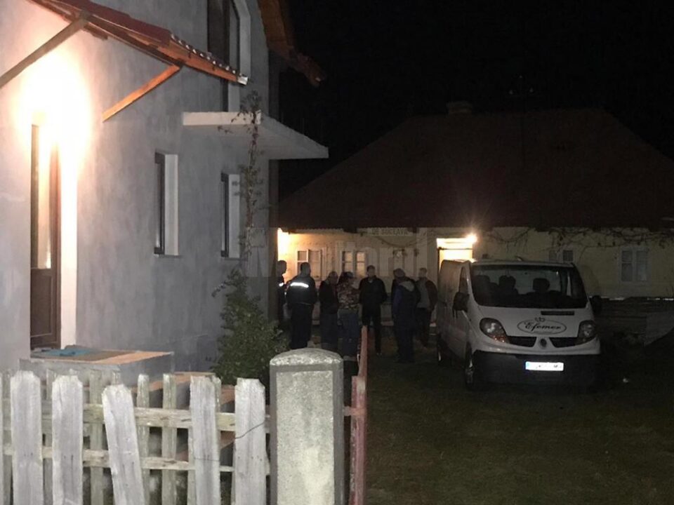 Un polițist de la Secția Burdujeni a fost găsit spânzurat în casa din Mihoveni în care locuia