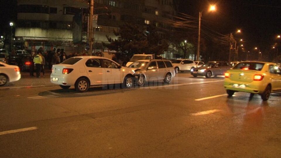 Carambol cu șase mașini implicate, pe Calea Obcinilor din Suceava