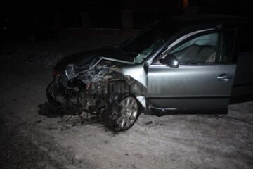 Impactul dintre cele două mașini a fost extrem de violent