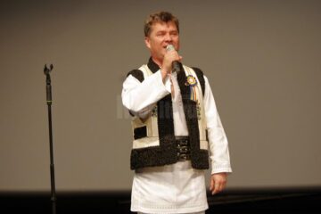 „Uniți de Centenar”, spectacol emoționant susținut de copii și tineri din sistemul de protecție socială Suceava