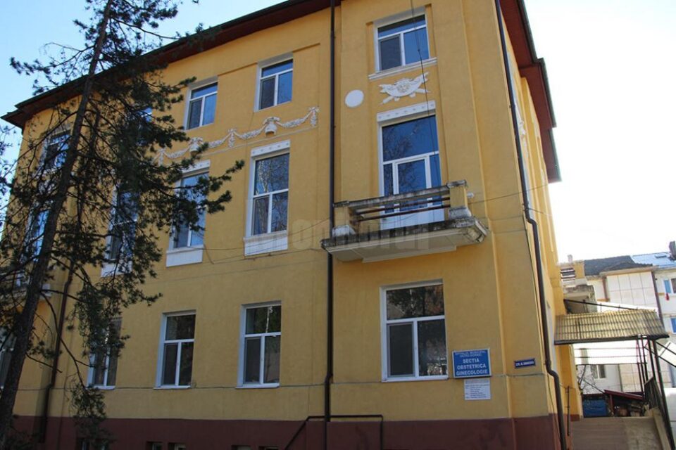 La Spitalul Municipal din Vatra Dornei au fost puse în funcțiune un computer tomograf și un mamograf