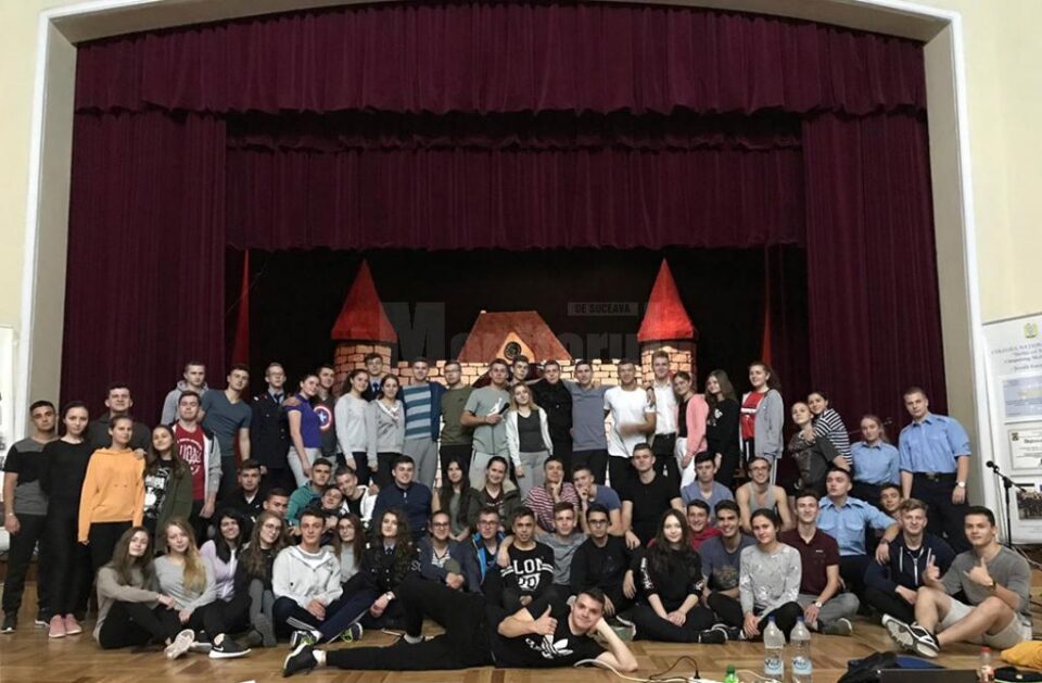 Bianca Varvara și Vlad Stratilă, Miss și Mister Boboc ai ”Balului de Poveste”, de la Colegiul Militar