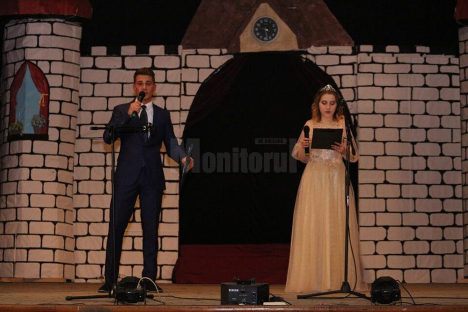Bianca Varvara și Vlad Stratilă, Miss și Mister Boboc ai ”Balului de Poveste”, de la Colegiul Militar