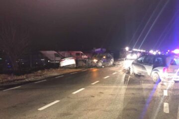 Accident cu patru răniți, printre care și un copil, la Cumpărătura