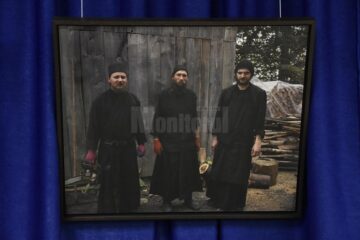 Pulsul vieții în mănăstirile din Bucovina, surprins de celebrul fotograf Oliver Mark, în 31 de instantanee