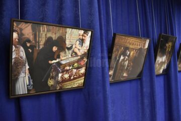 Pulsul vieții în mănăstirile din Bucovina, surprins de celebrul fotograf Oliver Mark, în 31 de instantanee