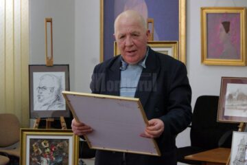 Albumul „Prin labirintul umbrelor” de Tiberiu Cosovan, lansat ieri la Biblioteca Bucovinei „I.G. Sbiera”