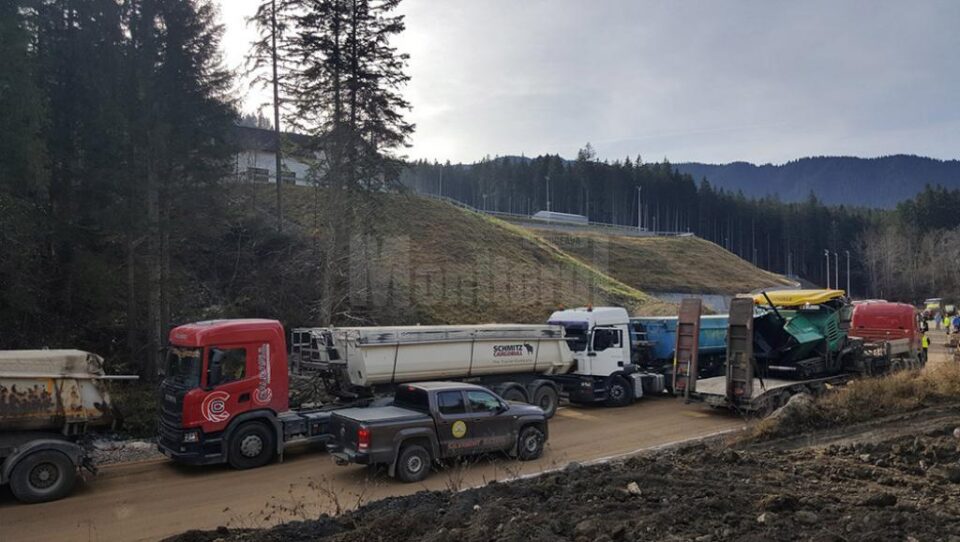 Primarul Mihăiță Negură a apreciat mobilizarea constructorului pentru finalizarea lucrărilor de asfaltare