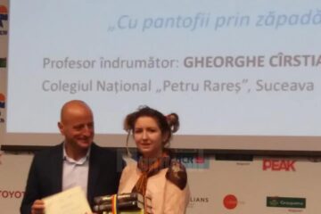 Antonia Andra Mihăilescu, primindu-și premiul