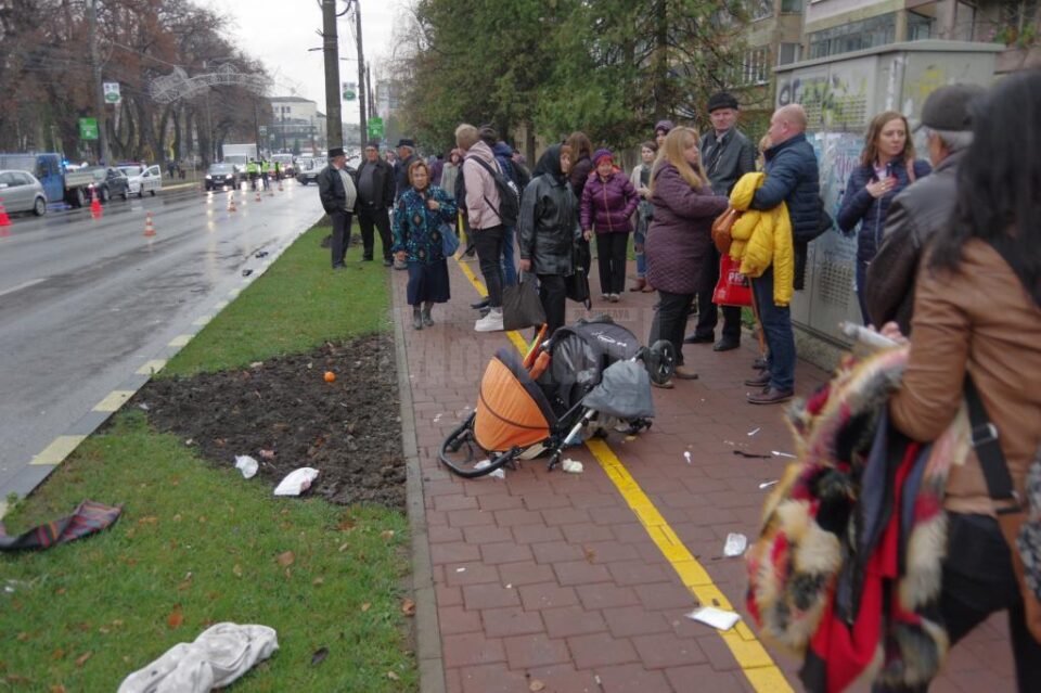 Locul accidentului în care fetița a fost rănită grav și mama acesteia a fost accidentată mortal Locul accidentului în care fetița a fost rănită grav și mama acesteia a fost accidentată mortal