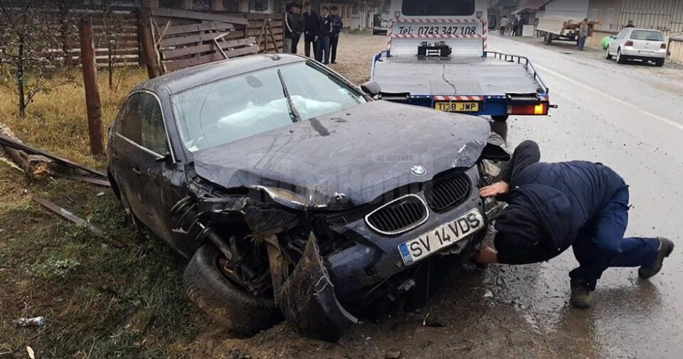 O tânără a scăpat ca prin minune dintr-un accident rutier violent