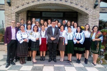 Cadrele didactice din învățământul primar de la Liceul Tehnologic Cajvana au sărbătorit Centenarul cu ocazia Cercului Pedagogic al învățătorilor