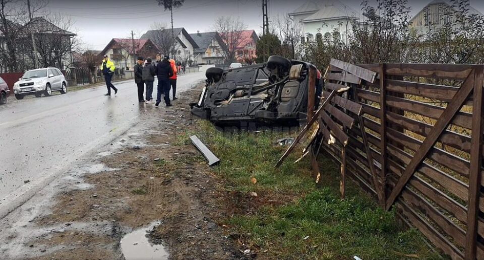 O tânără a scăpat ca prin minune dintr-un accident rutier violent