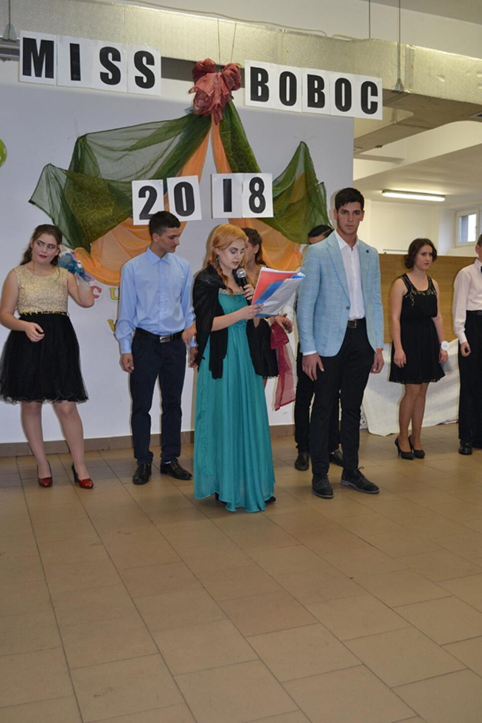 Elevii Centrului Școlar „Sf. Andrei” din Gura Humorului și-au ales cei mai frumoși boboci