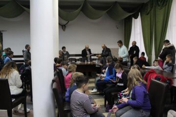 La competiție au participat peste o sută de copii, iubitori ai sportului minții din întreg județul