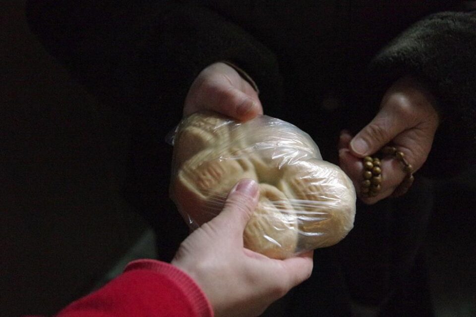 „Numai prin credință, fără fapte, nu este cu putință mântuirea” – Sfântul Paisie de la Neamț