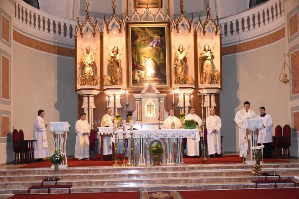 Liturghia oficiată la Biserica “Sf.Ioan Nepomuk", de Ziua Independenței Poloniei