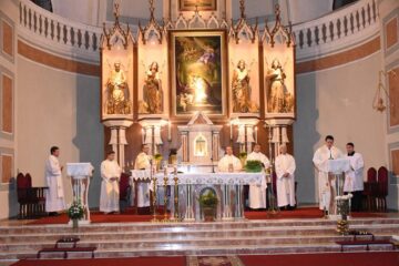 Liturghia oficiată la Biserica “Sf.Ioan Nepomuk", de Ziua Independenței Poloniei