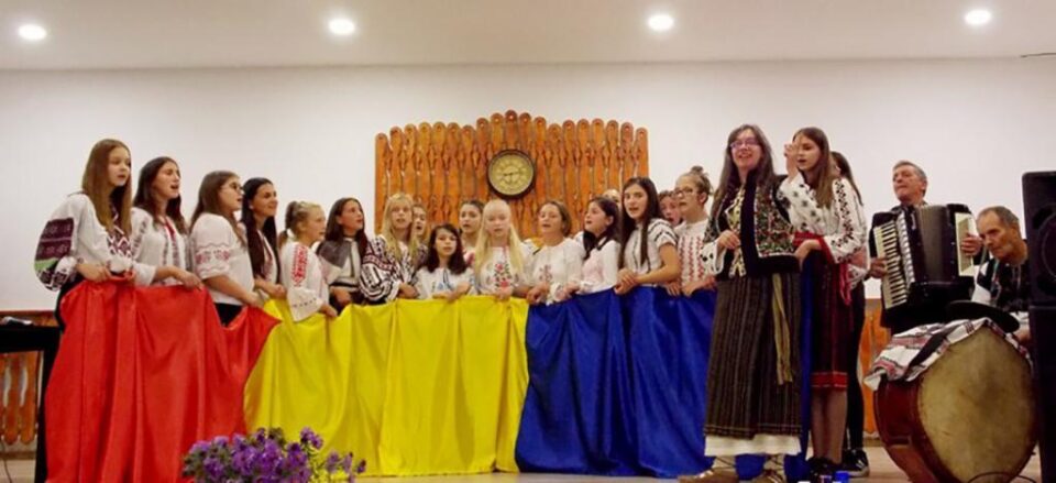 „Folclorul din cărți”