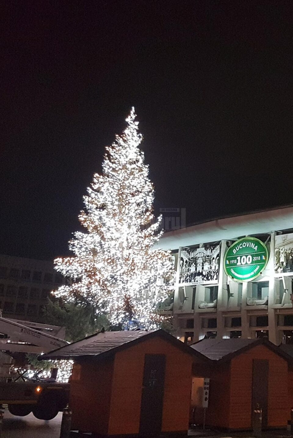 Instalație nouă de iluminat în bradul din Centru