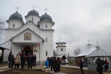 Biserica din Pleșești a fost resfințită